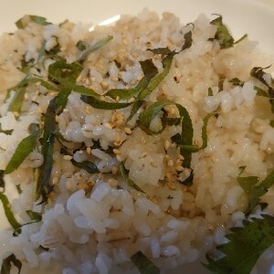 大葉と胡麻の混ぜご飯